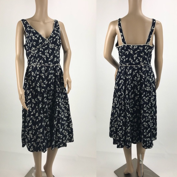 GAP Dresses & Skirts - GAP Fit & Midi Leaf Print Dress. Women’s Size 8